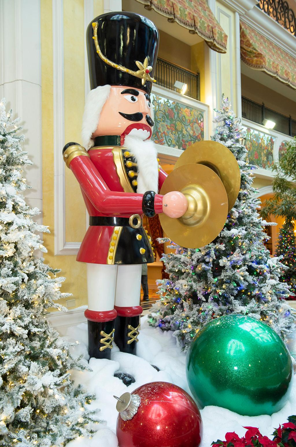 Holidays at Beau Rivage embrace the magic of the season