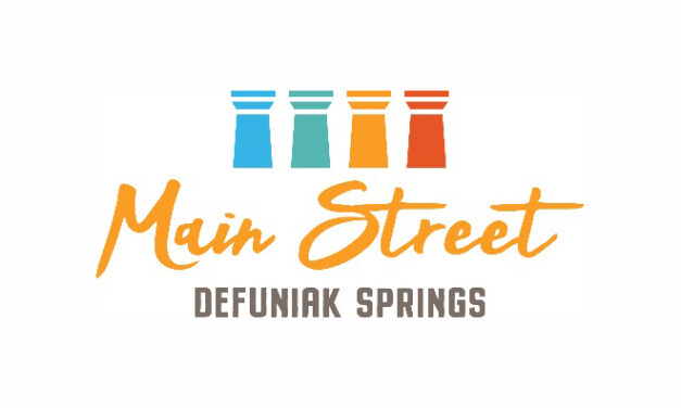 Merry Main Street in Downtown DeFuniak Springs begins Small Business Saturday